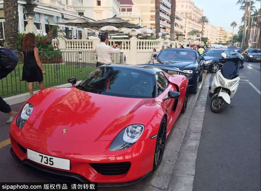 法國戛納海濱大道遍地是豪車