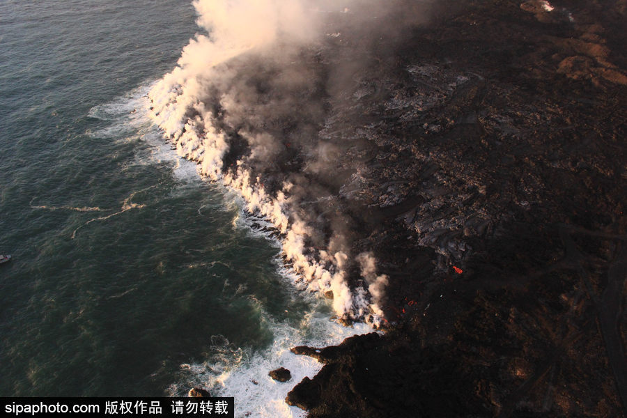 根本停不下來 美國基拉韋厄火山巖漿成“紅色河流”